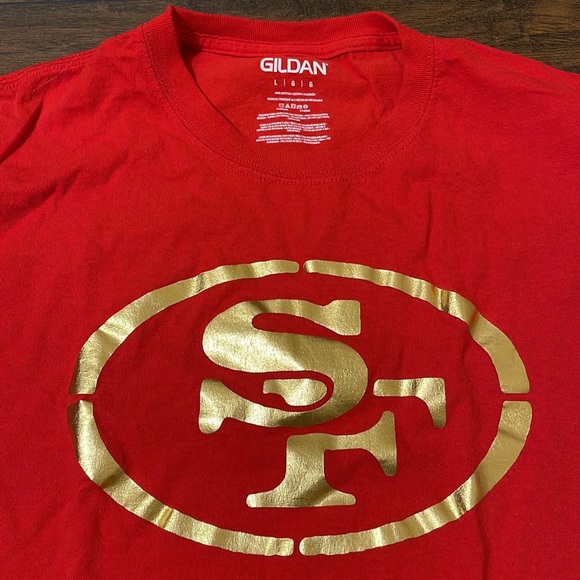 Large red T-shirt, San Francisco 49ers gold foiling - Picture 2 of 3